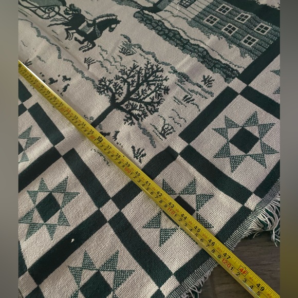 Christmas Tree Sleigh Ride Ice Skating Hearts Crown Crafts Throw Blanket Winter - Picture 5 of 6